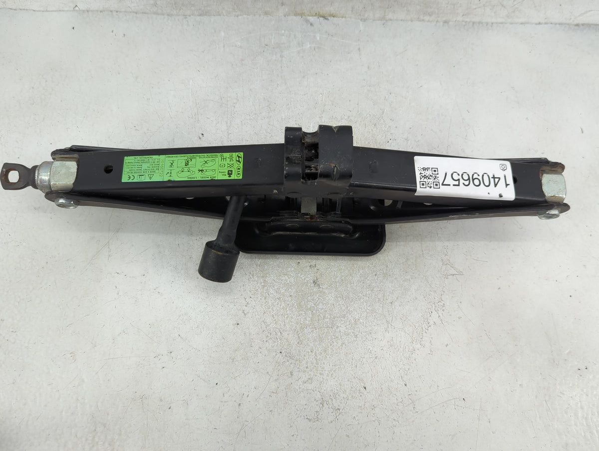 2013 Hyundai Elantra Spare Scissor Car Jack - Oemusedautoparts1.com