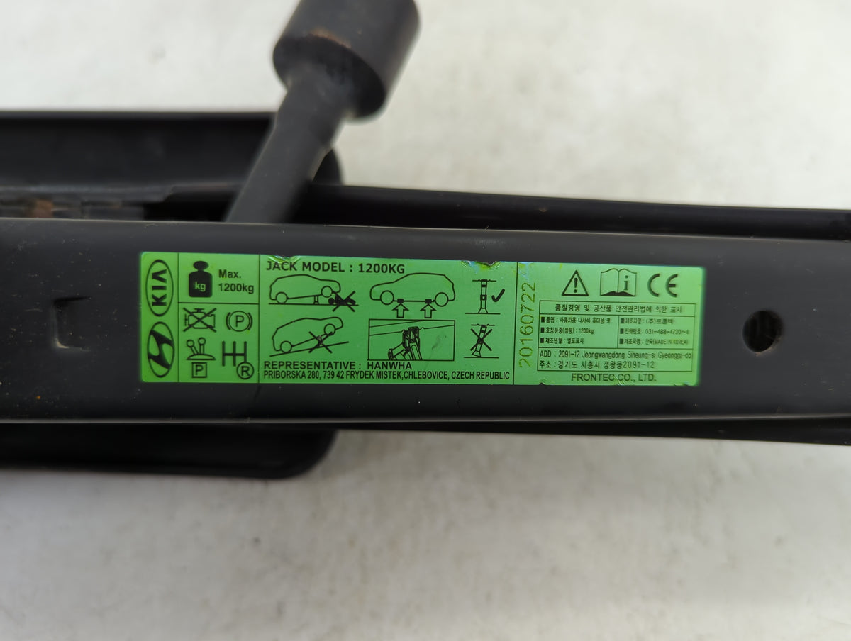 2013 Hyundai Elantra Spare Scissor Car Jack - Oemusedautoparts1.com