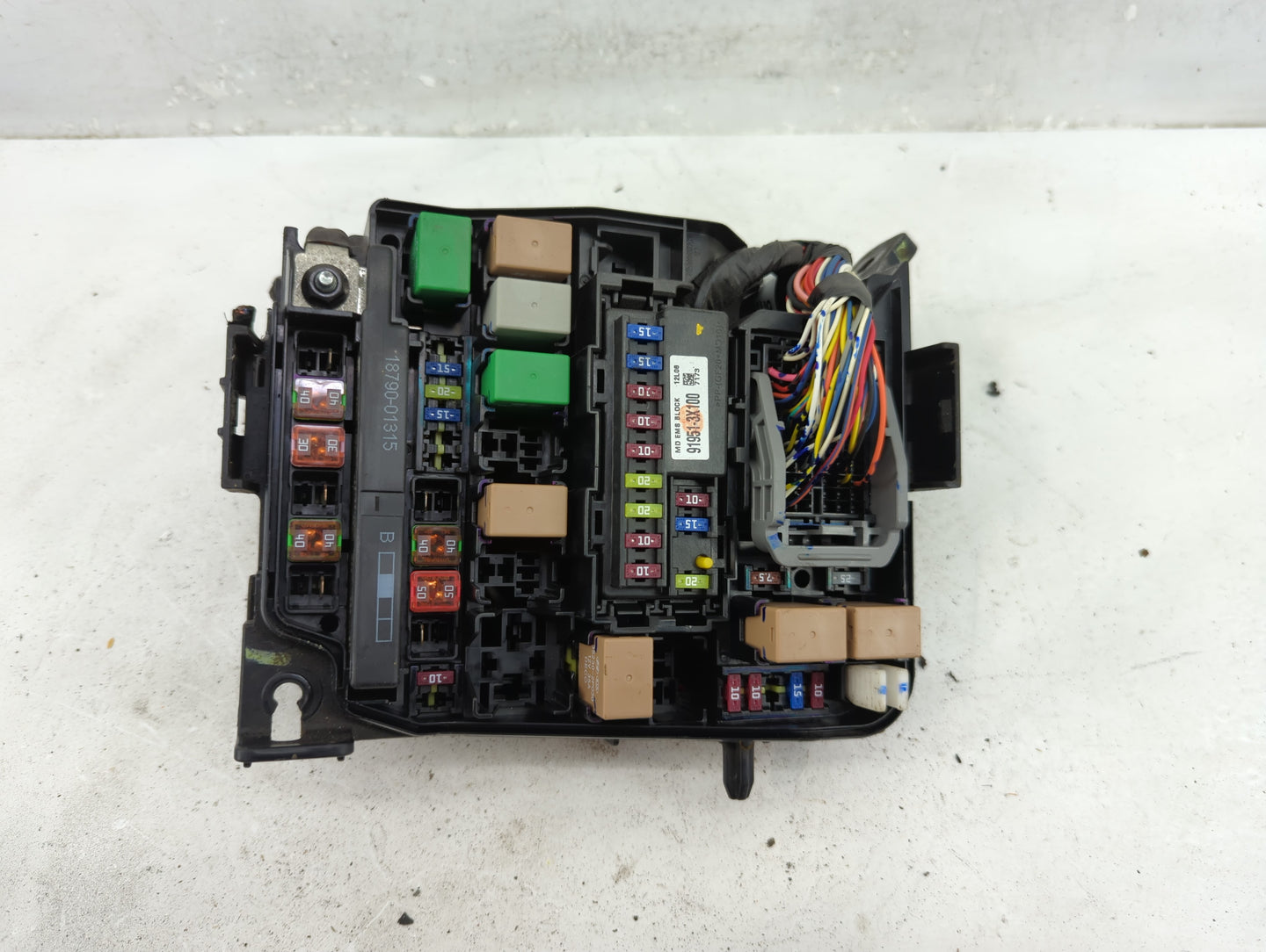 2011-2013 Hyundai Elantra Fusebox Fuse Box Panel Relay Module Fits Fits 2011 2012 2013 OEM Used Auto Parts - Oemusedautopart