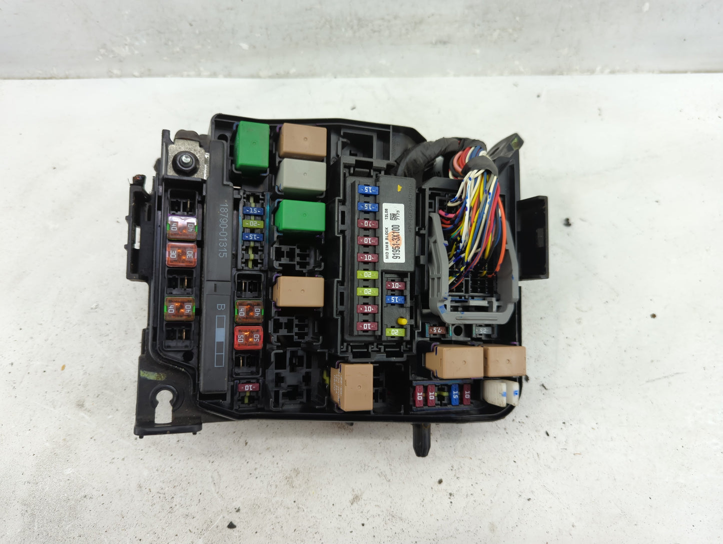 2011-2013 Hyundai Elantra Fusebox Fuse Box Panel Relay Module Fits Fits 2011 2012 2013 OEM Used Auto Parts - Oemusedautopart