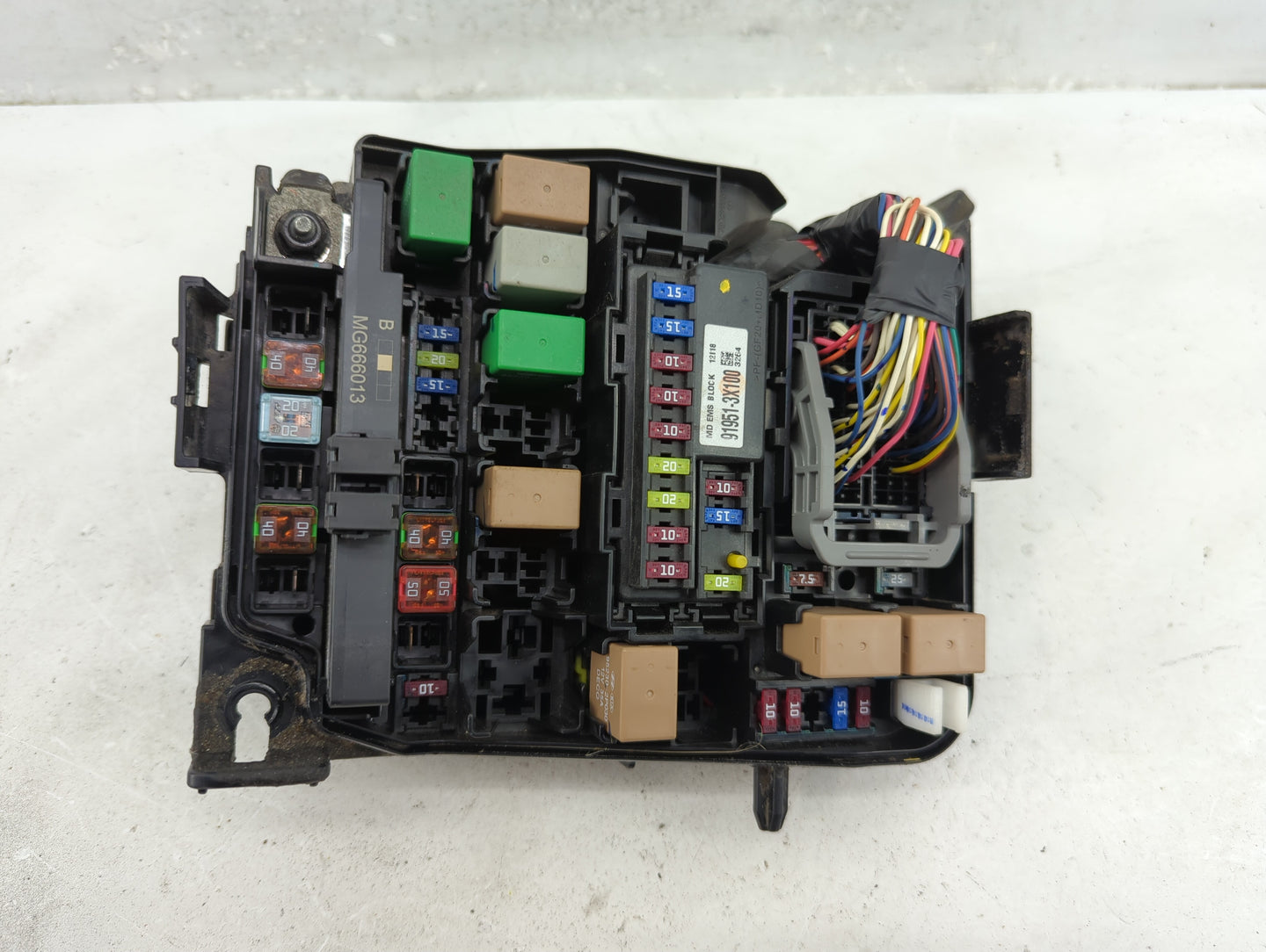 2011-2013 Hyundai Elantra Fusebox Fuse Box Panel Relay Module Fits Fits 2011 2012 2013 OEM Used Auto Parts - Oemusedautopart