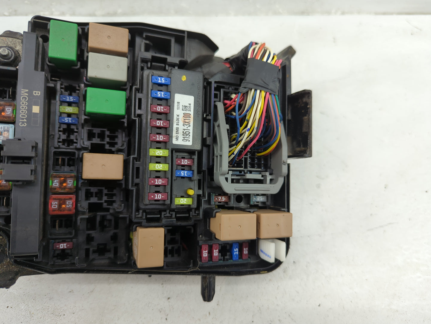 2011-2013 Hyundai Elantra Fusebox Fuse Box Panel Relay Module Fits Fits 2011 2012 2013 OEM Used Auto Parts - Oemusedautopart