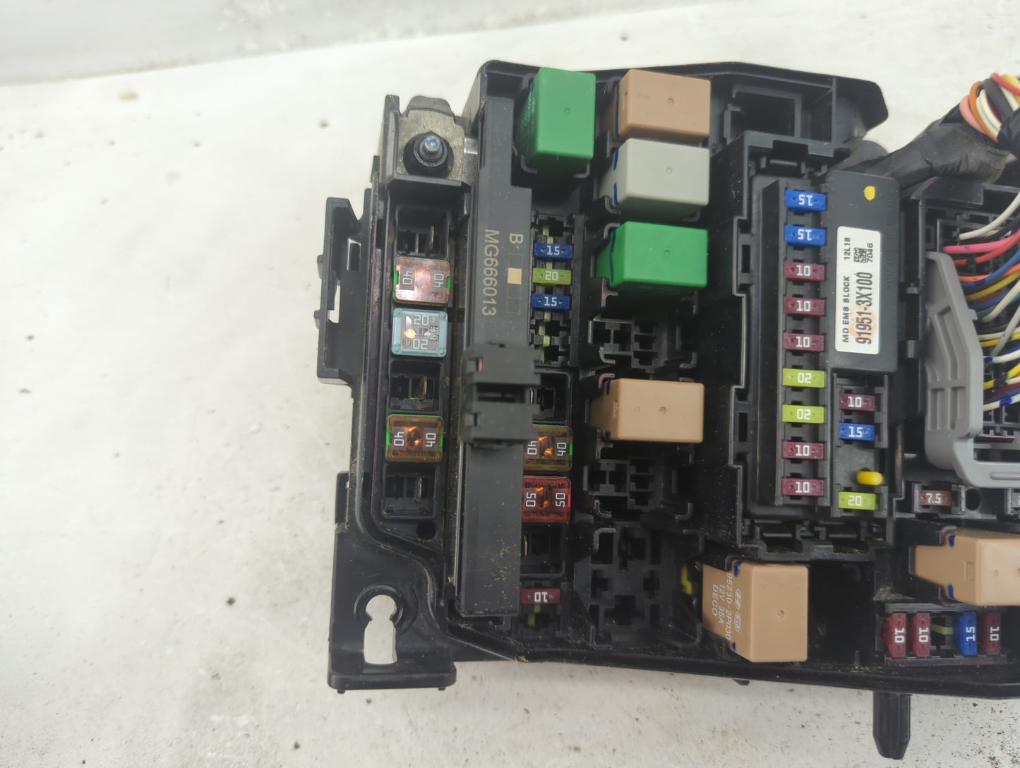 2011-2013 Hyundai Elantra Fusebox Fuse Box Panel Relay Module Fits Fits 2011 2012 2013 OEM Used Auto Parts - Oemusedautopart