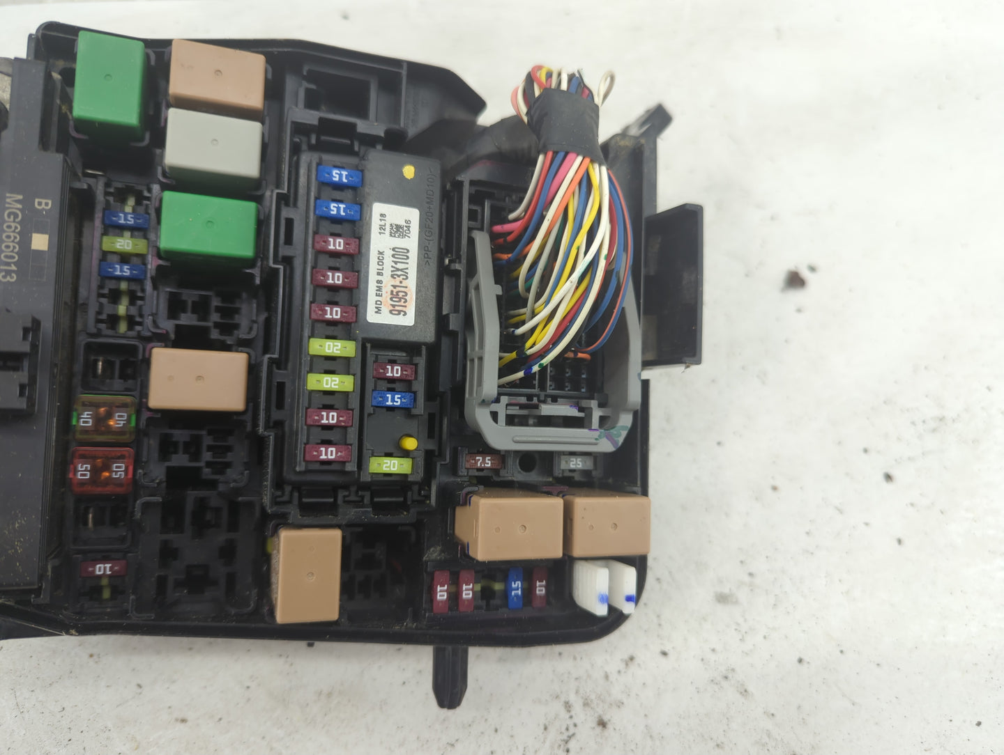 2011-2013 Hyundai Elantra Fusebox Fuse Box Panel Relay Module Fits Fits 2011 2012 2013 OEM Used Auto Parts - Oemusedautopart