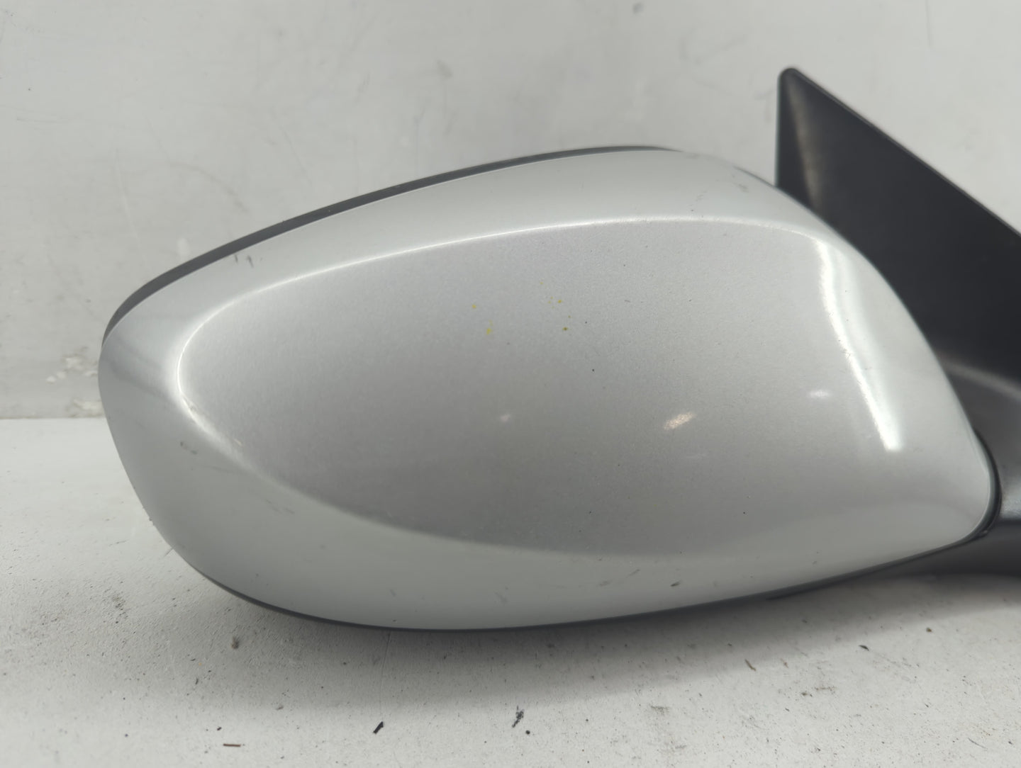 2011-2015 Hyundai Elantra Passenger Side View Mirror - Right Door Mirror OEM Used - Oemusedautoparts1.com
