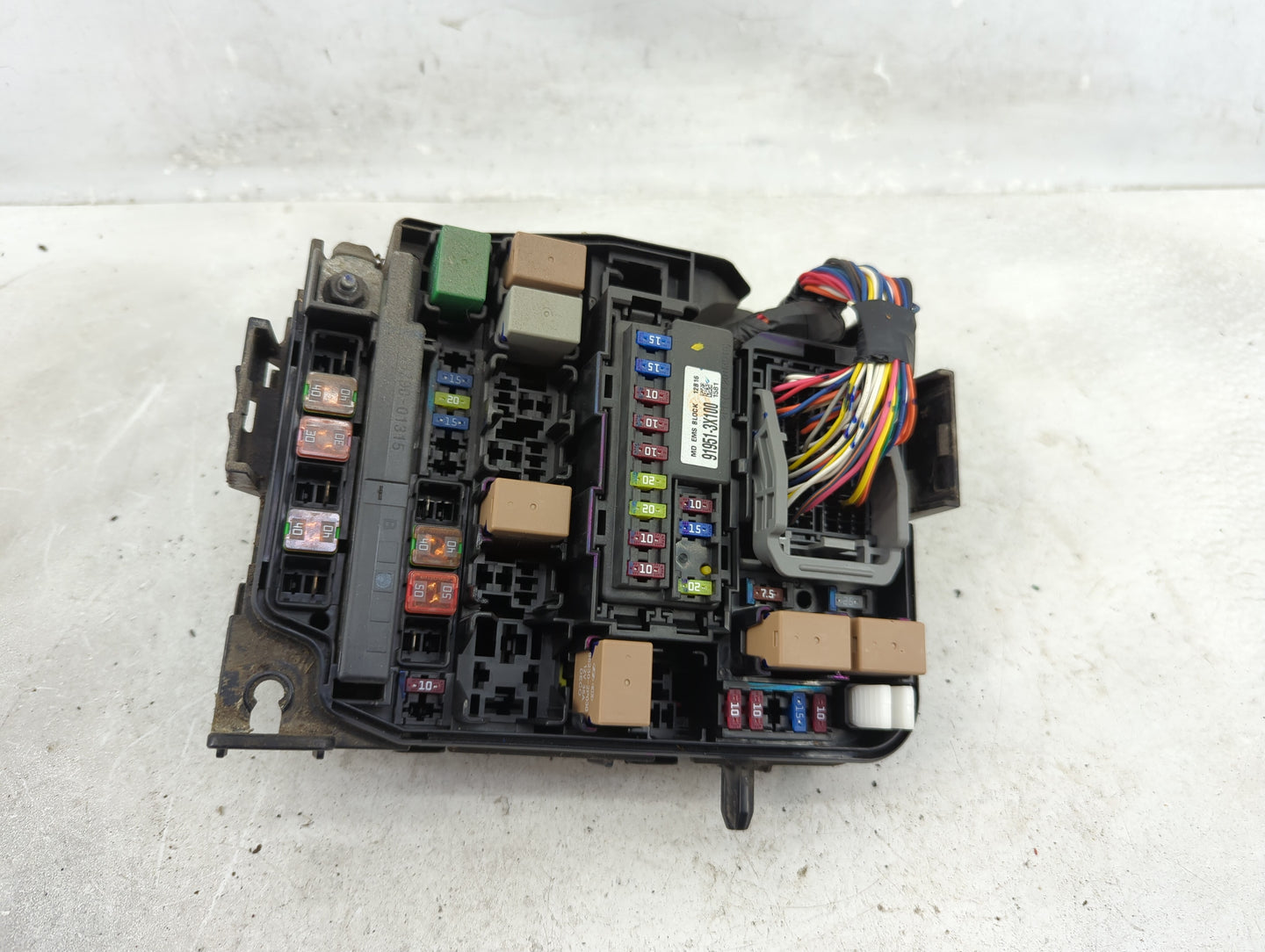 2011-2013 Hyundai Elantra Fusebox Fuse Box Panel Relay Module P/N:91950-3X711 Fits Fits 2011 2012 2013 OEM Used Auto Parts -