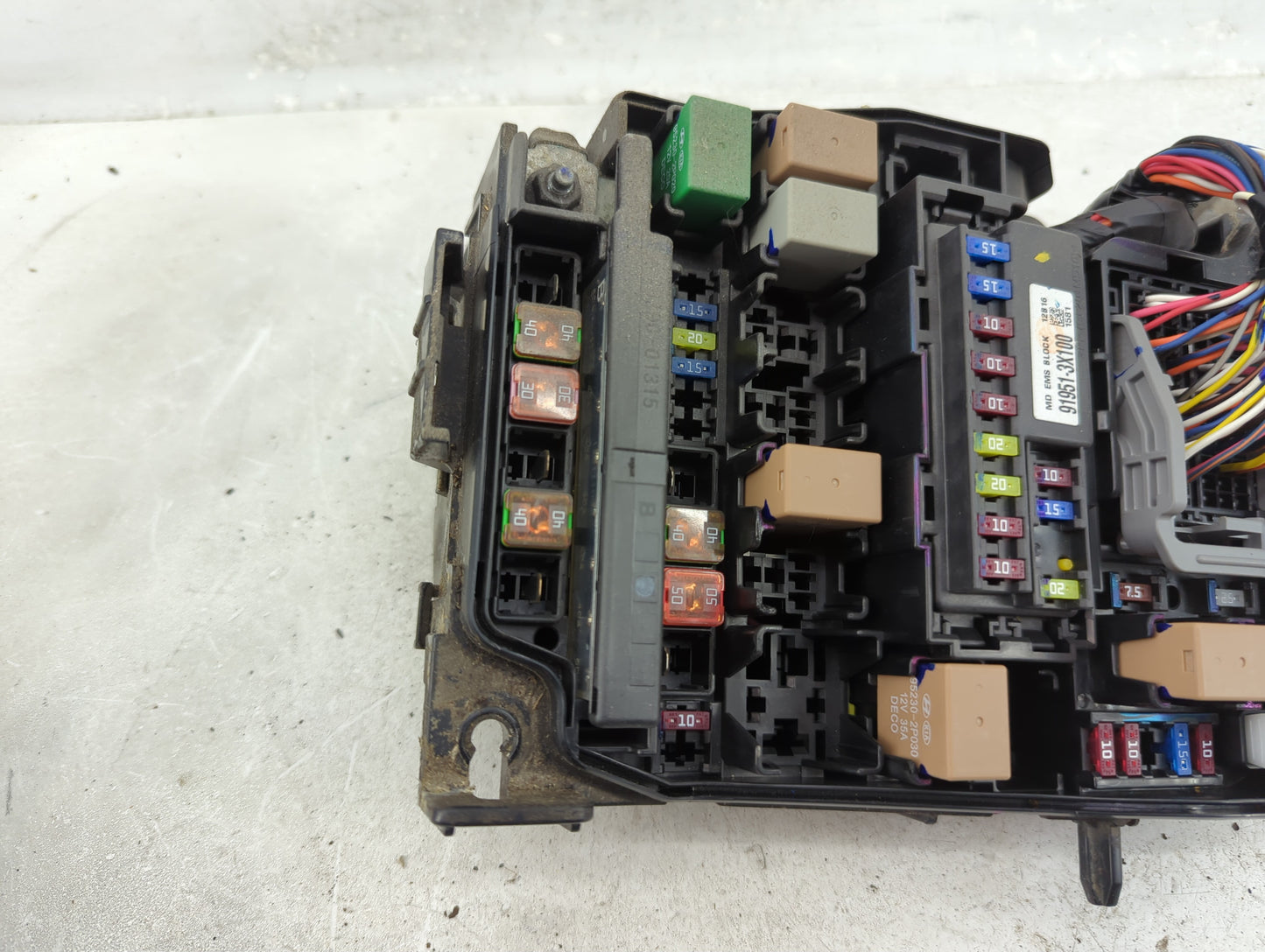 2011-2013 Hyundai Elantra Fusebox Fuse Box Panel Relay Module P/N:91950-3X711 Fits Fits 2011 2012 2013 OEM Used Auto Parts -