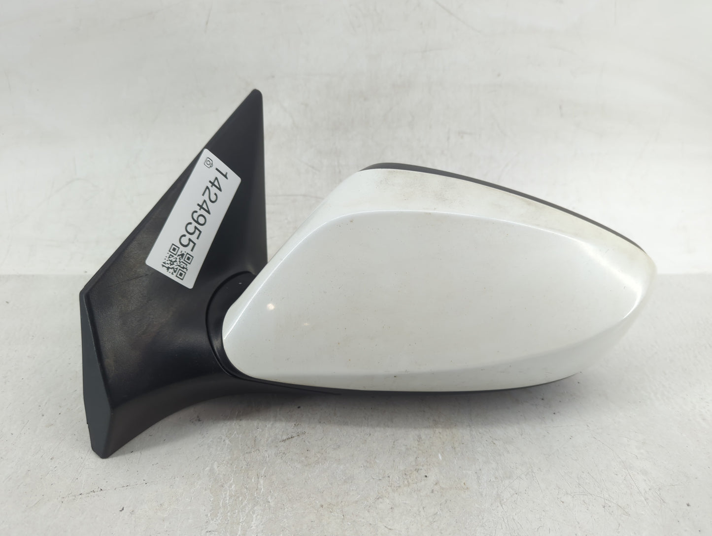 2011-2015 Hyundai Elantra Driver Side View Mirror - Left Door Mirror OEM Used - Oemusedautoparts1.com