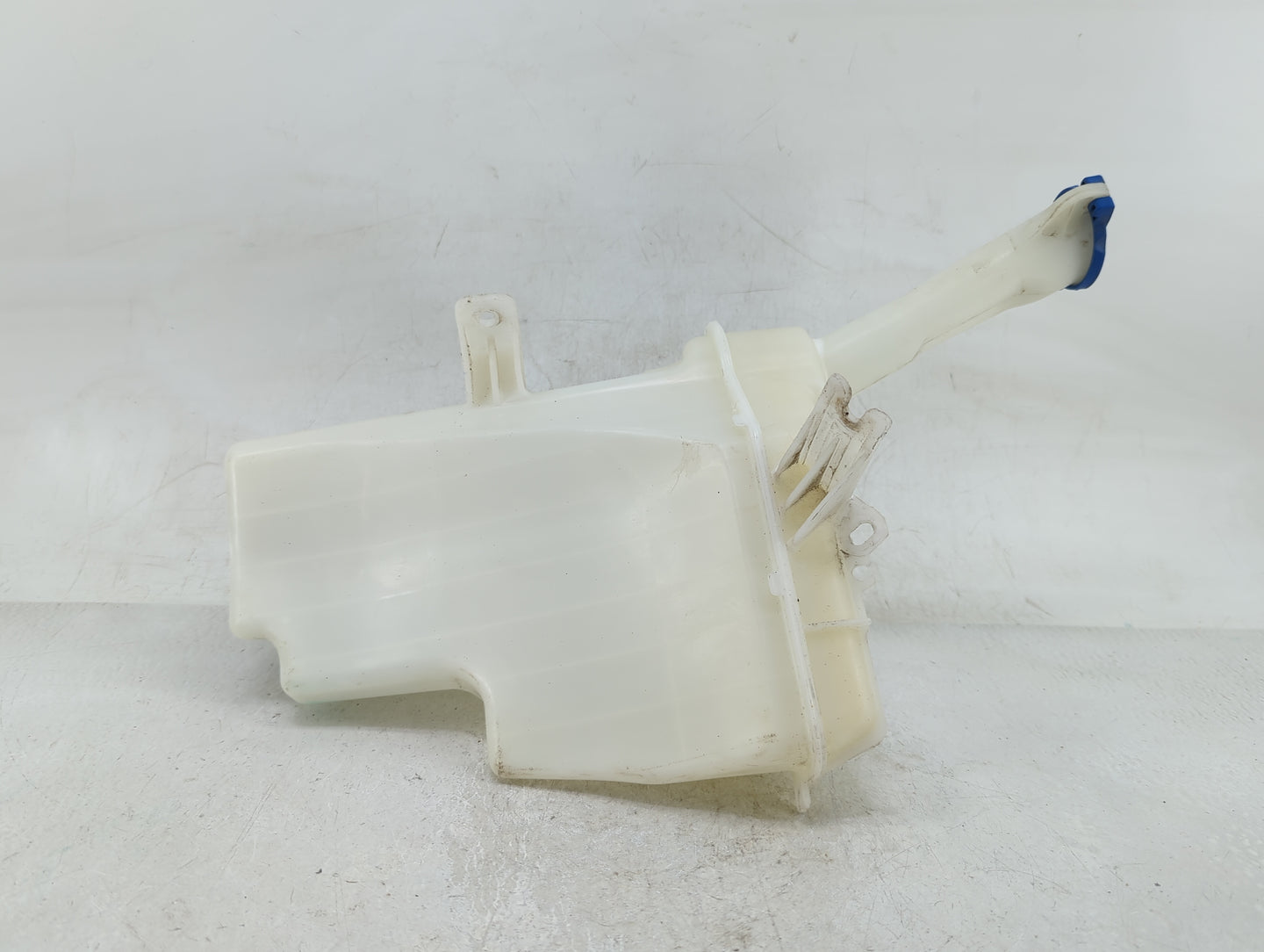 2011-2013 Hyundai Elantra Windshield Washer Fluid Reservoir Bottle Oem - Oemusedautoparts1.com