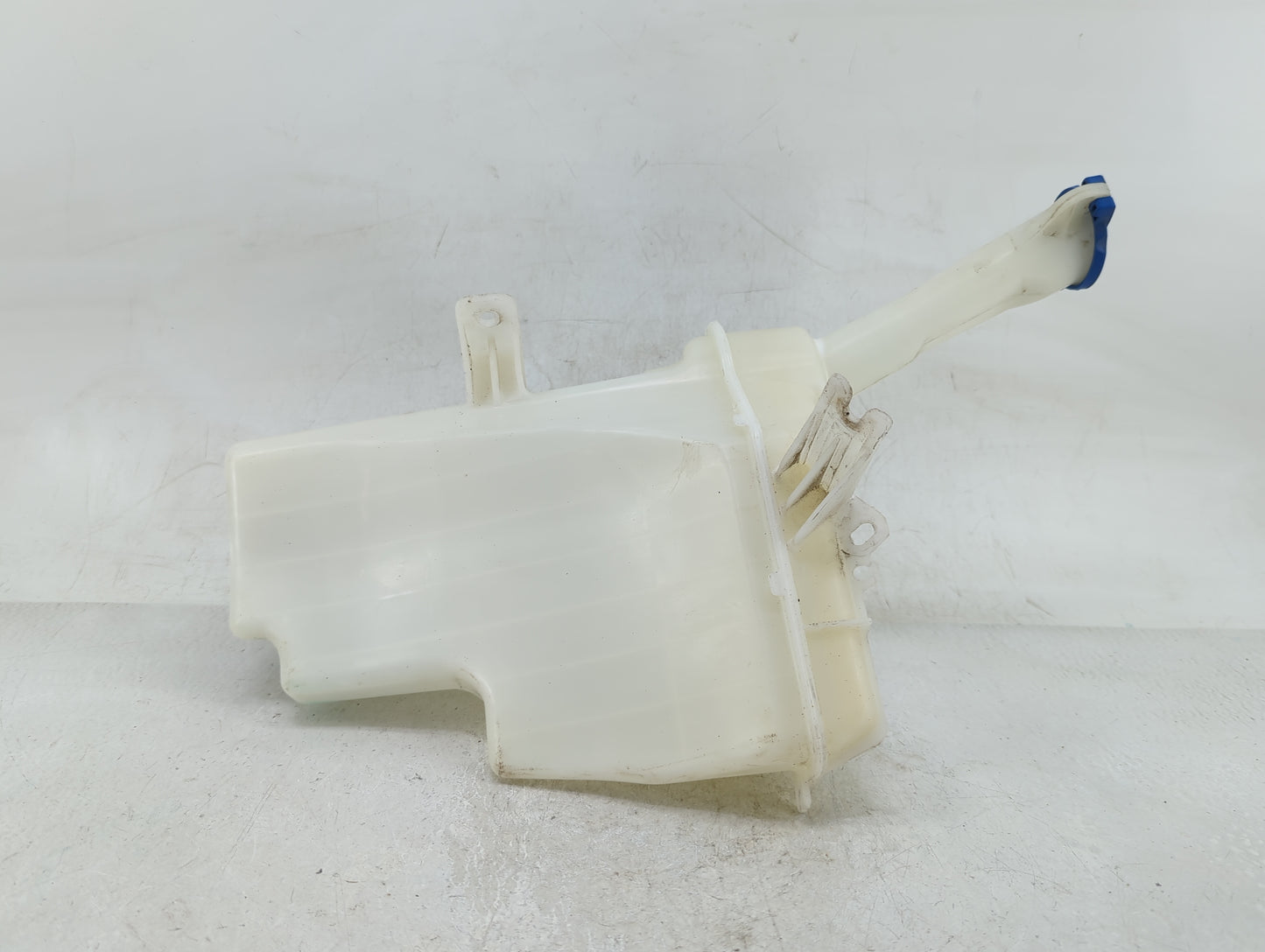 2011-2013 Hyundai Elantra Windshield Washer Fluid Reservoir Bottle Oem - Oemusedautoparts1.com