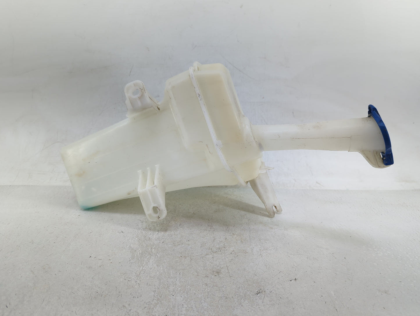 2011-2013 Hyundai Elantra Windshield Washer Fluid Reservoir Bottle Oem - Oemusedautoparts1.com