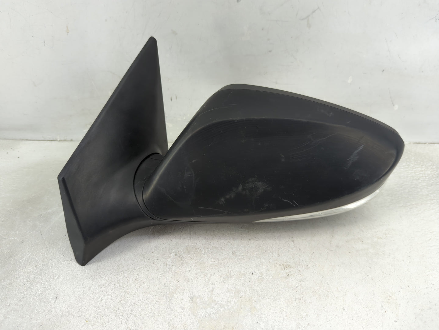 2013 Hyundai Elantra Driver Side View Mirror - Left Door Mirror OEM Used - Oemusedautoparts1.com