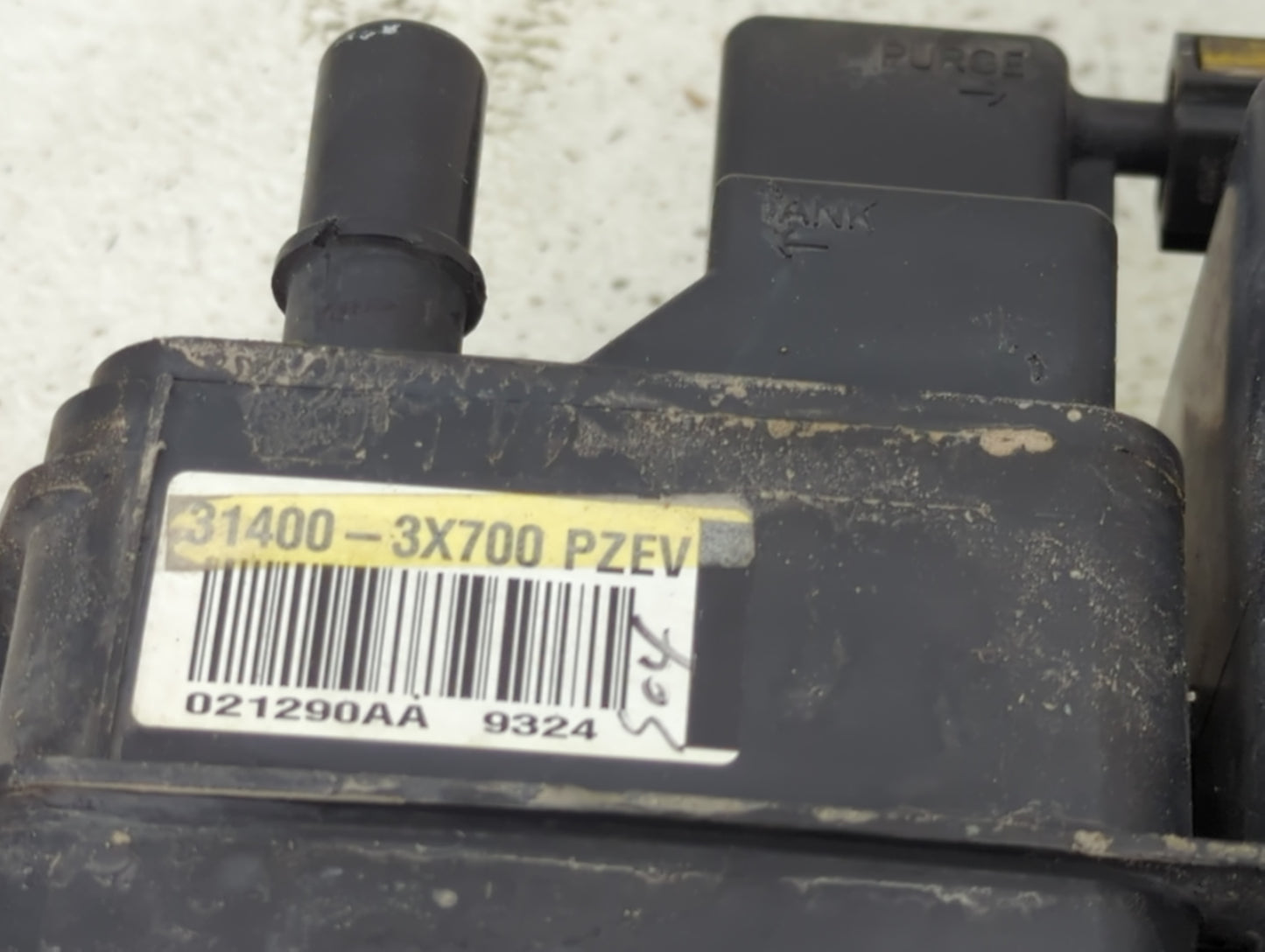 2013 Hyundai Elantra Fuel Vapor Charcoal Canister - Oemusedautoparts1.com