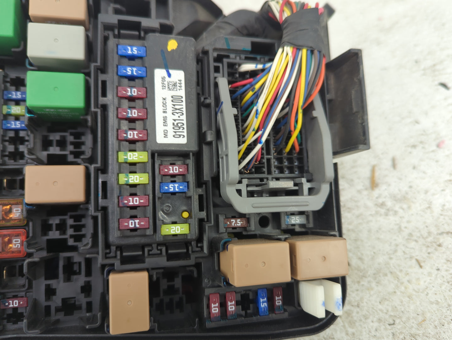 2011-2013 Hyundai Elantra Fusebox Fuse Box Panel Relay Module P/N:91951-3X100 18790-01315, 91950-3X510 Fits Fits 2011 2012 2