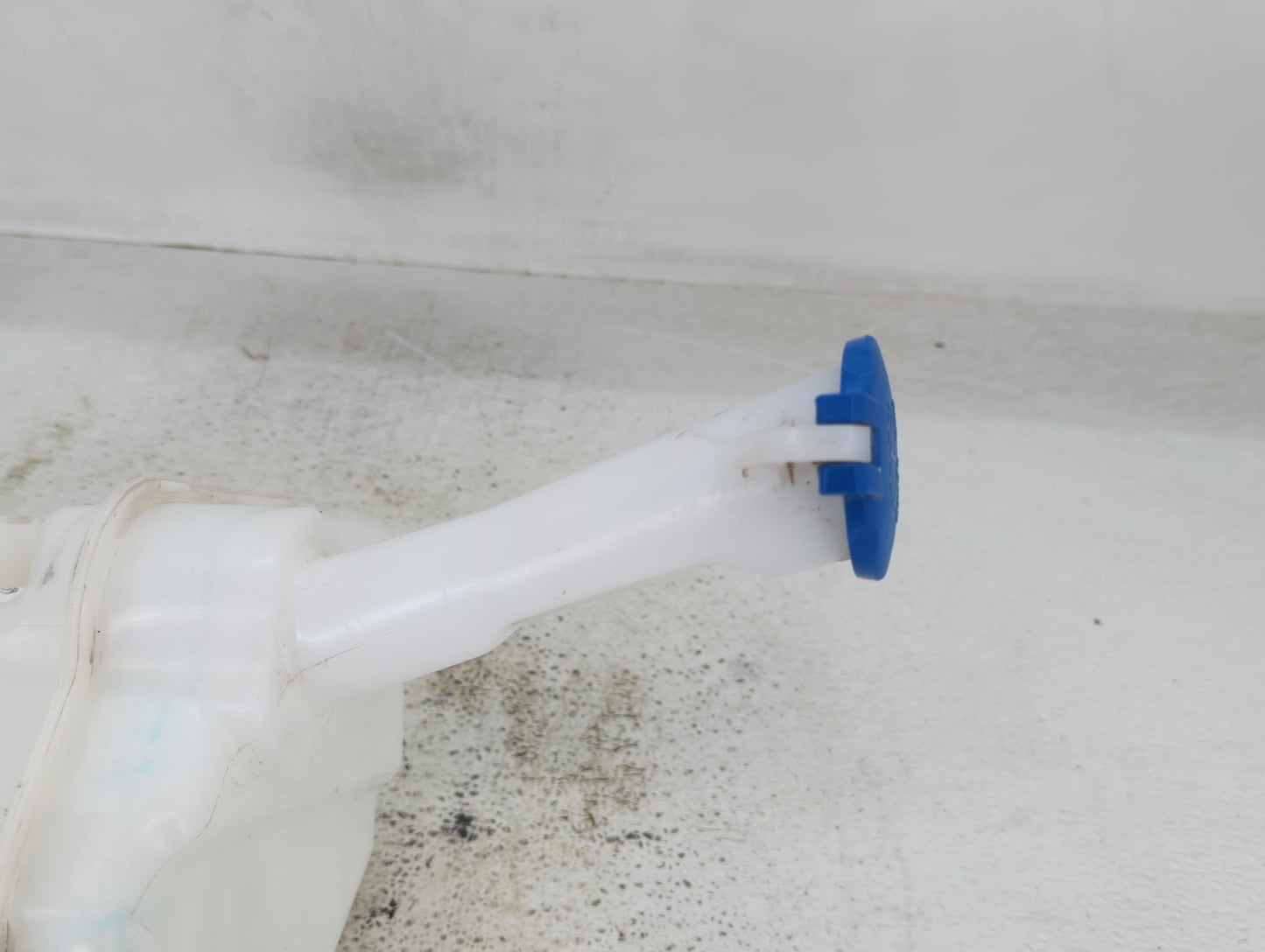 2011-2013 Hyundai Elantra Windshield Washer Fluid Reservoir Bottle Oem 1432524 - Oemusedautoparts1.com