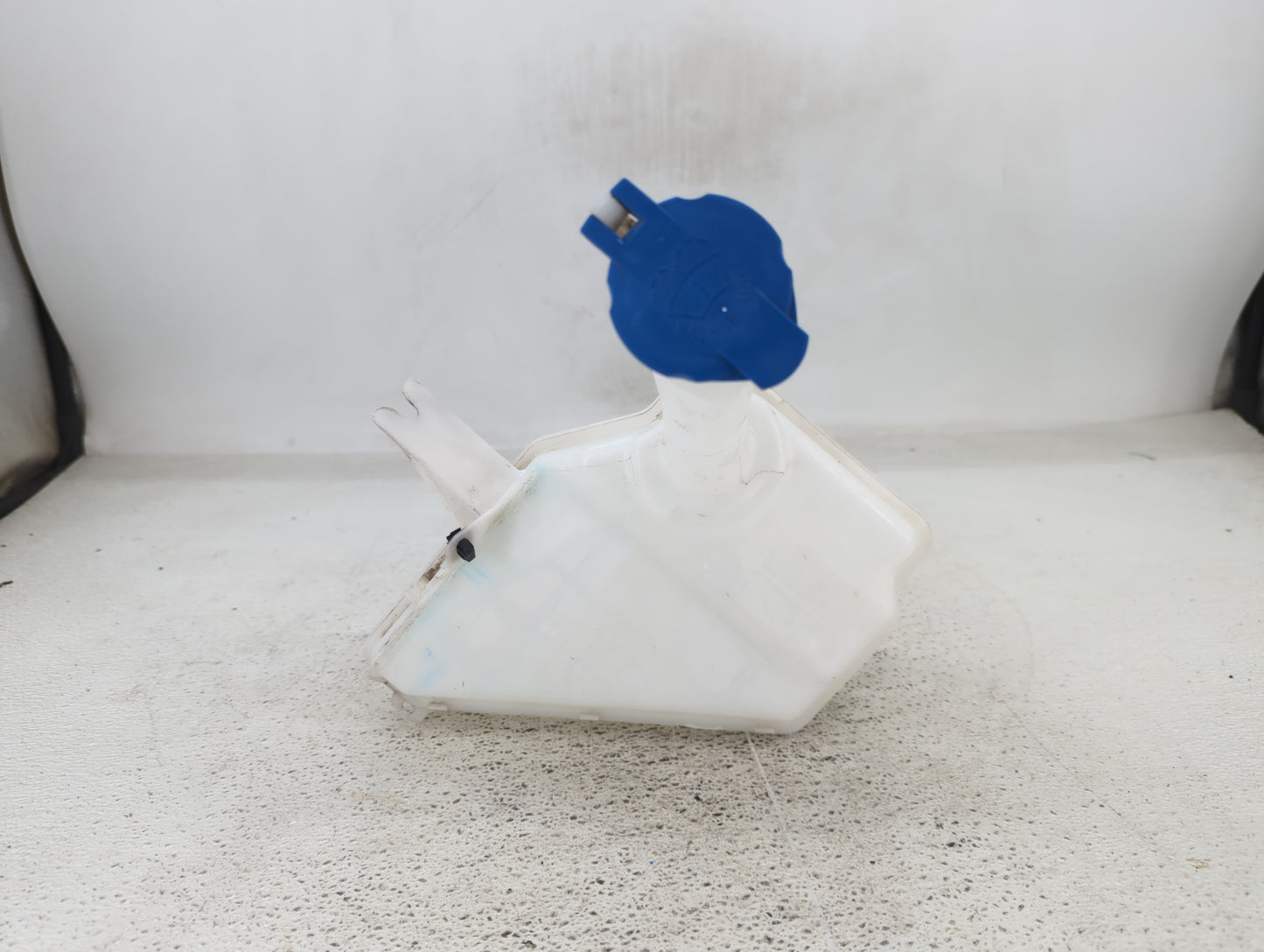 2011-2013 Hyundai Elantra Windshield Washer Fluid Reservoir Bottle Oem 1432524 - Oemusedautoparts1.com