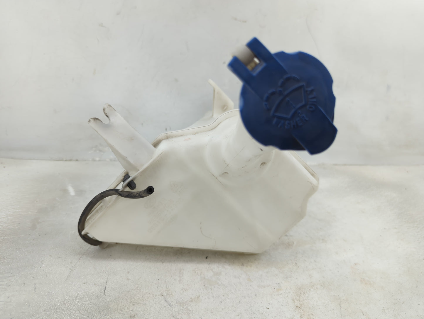 2011-2013 Hyundai Elantra Windshield Washer Fluid Reservoir Bottle Oem - Oemusedautoparts1.com