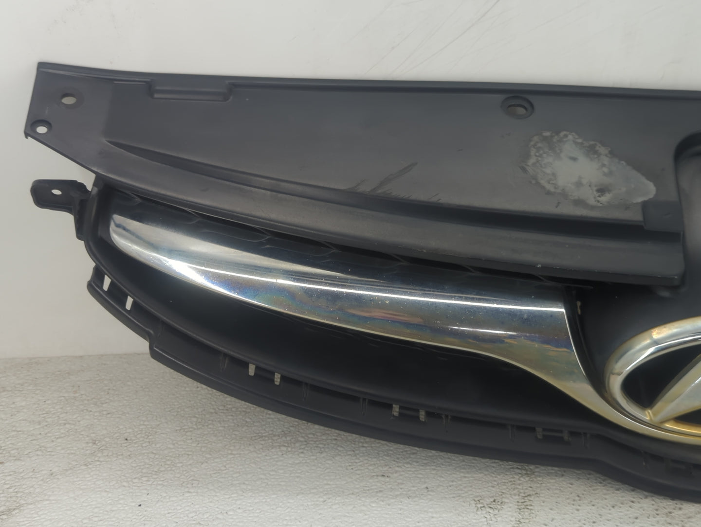 2011-2013 Hyundai Elantra Front Grille Bumper Not Included - Oemusedautoparts1.com