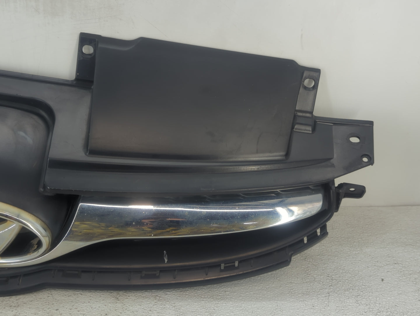 2011-2013 Hyundai Elantra Front Grille Bumper Not Included - Oemusedautoparts1.com