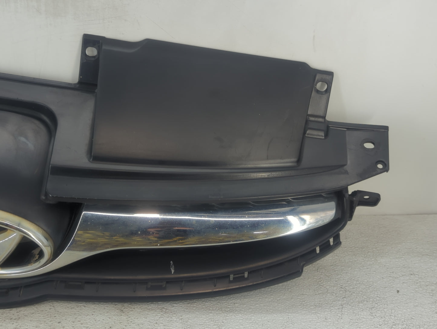 2011-2013 Hyundai Elantra Front Grille Bumper Not Included - Oemusedautoparts1.com