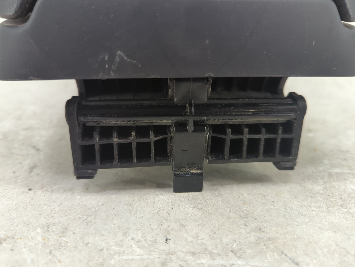 2013 Hyundai Elantra Center Floor Console - Oemusedautoparts1.com