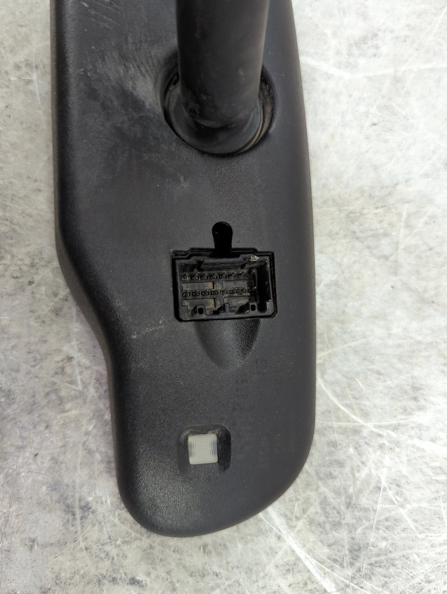 2013 Hyundai Elantra Interior Rear View Mirror Replacement OEM P/N:10408-905-7011 6014-4317546531, 16289045 Fits OEM Used Au