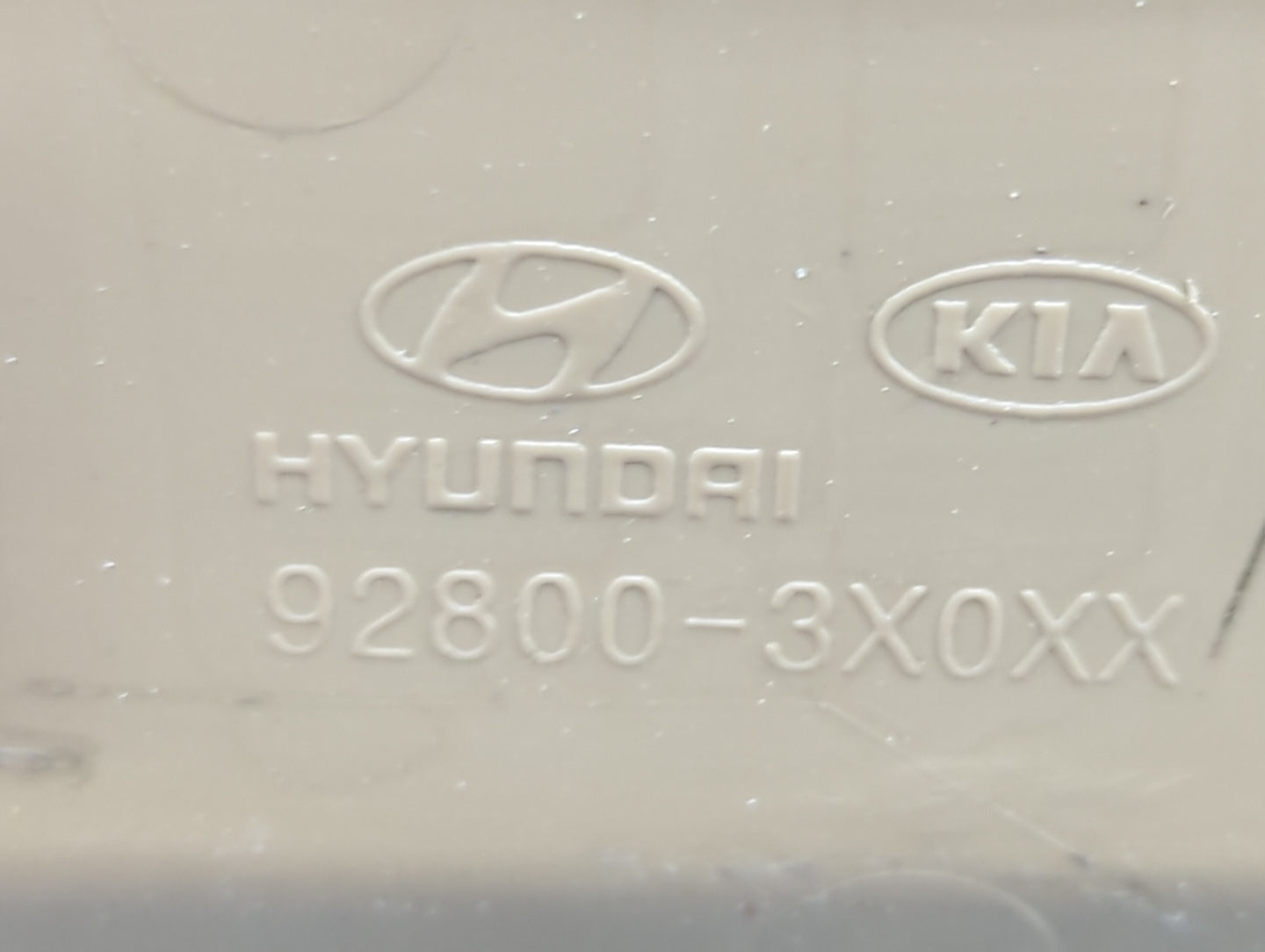 2013 Hyundai Elantra Overhead Roof Console - Oemusedautoparts1.com