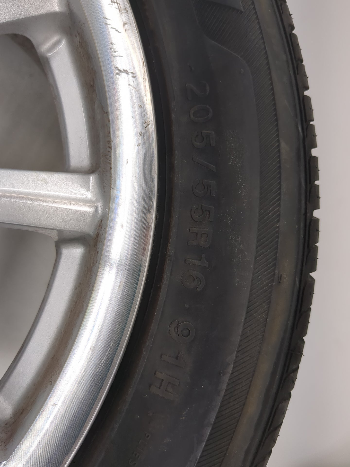 2013 Hyundai Elantra Spare Donut Tire Wheel Rim Oem - Oemusedautoparts1.com