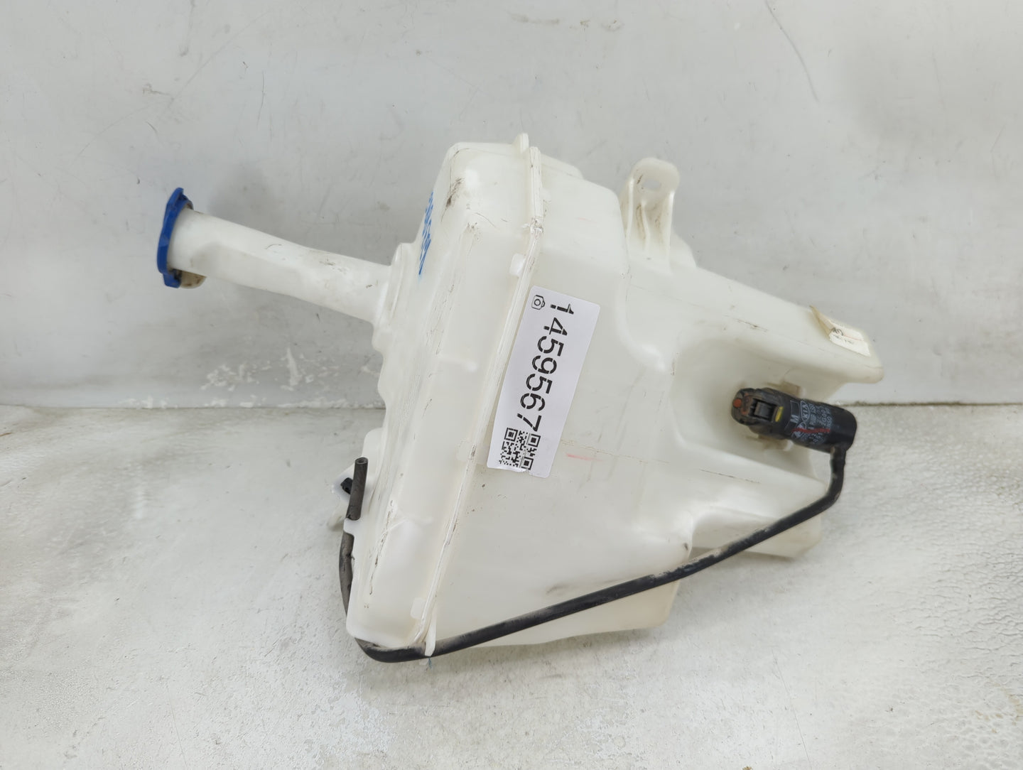 2011-2013 Hyundai Elantra Windshield Washer Fluid Reservoir Bottle Oem 1459567 - Oemusedautoparts1.com