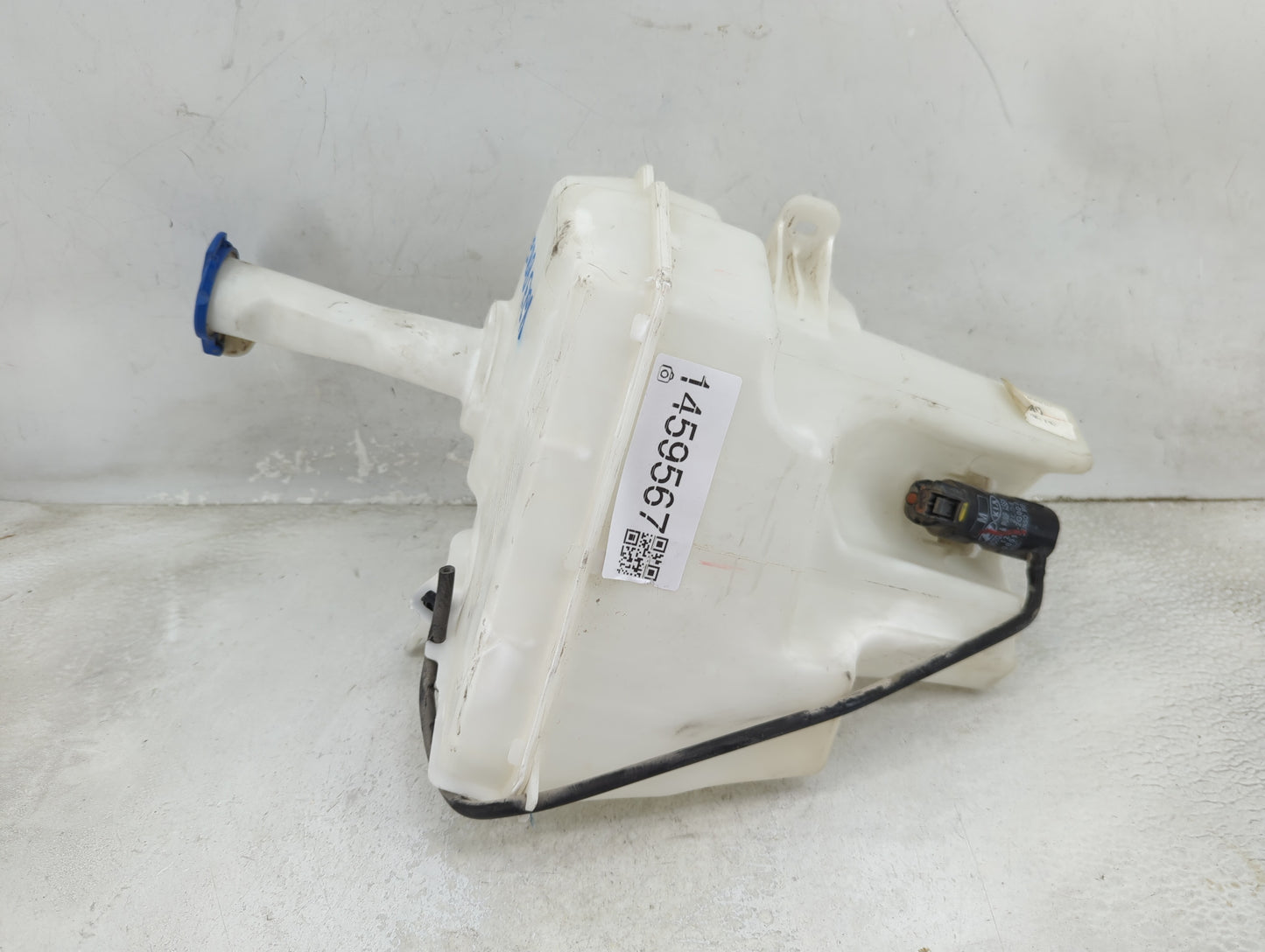 2011-2013 Hyundai Elantra Windshield Washer Fluid Reservoir Bottle Oem 1459567 - Oemusedautoparts1.com