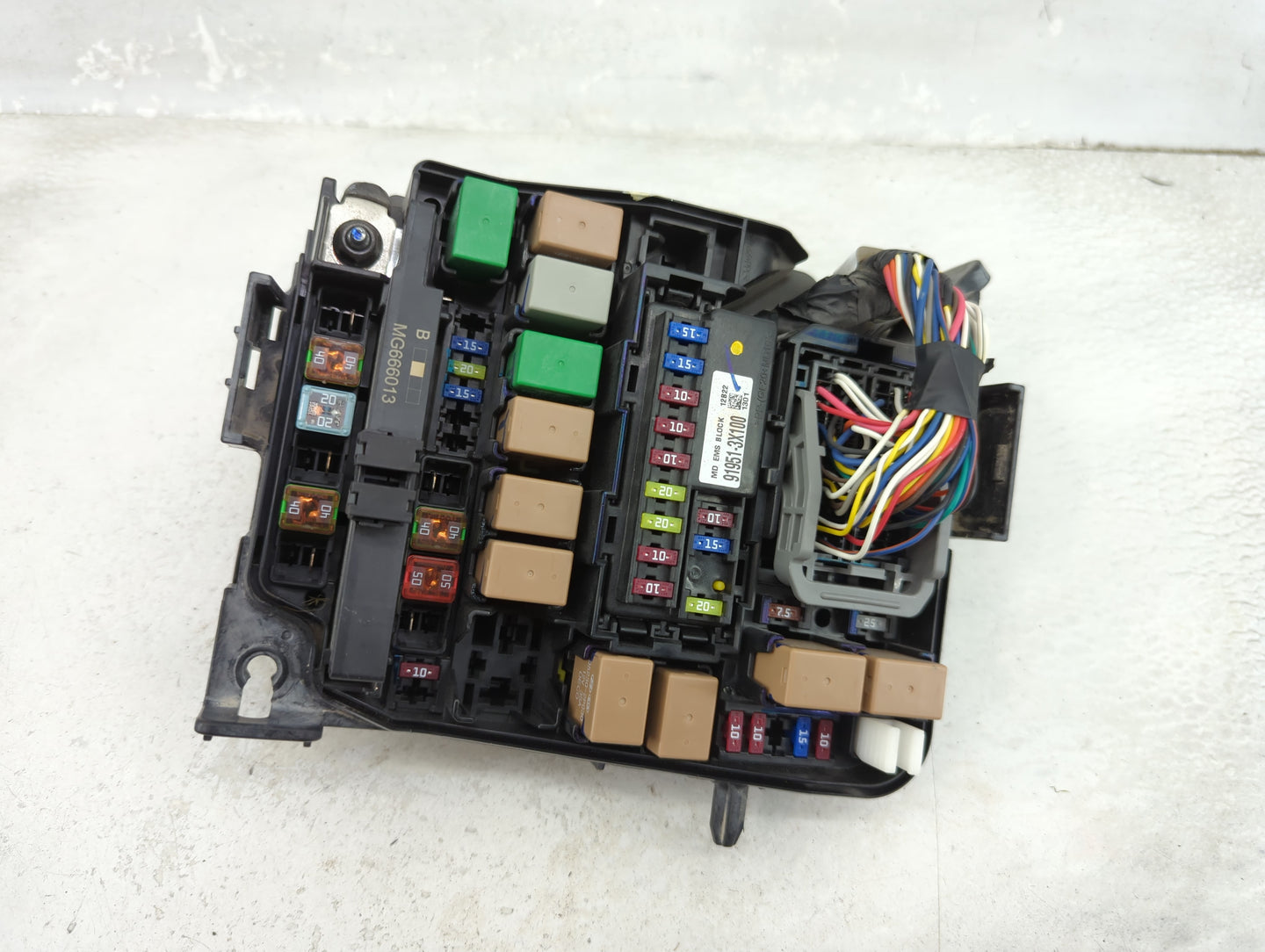 2011-2013 Hyundai Elantra Fusebox Fuse Box Panel Relay Module P/N:91951-3X100 91956-00034, MG666013 Fits Fits 2011 2012 2013