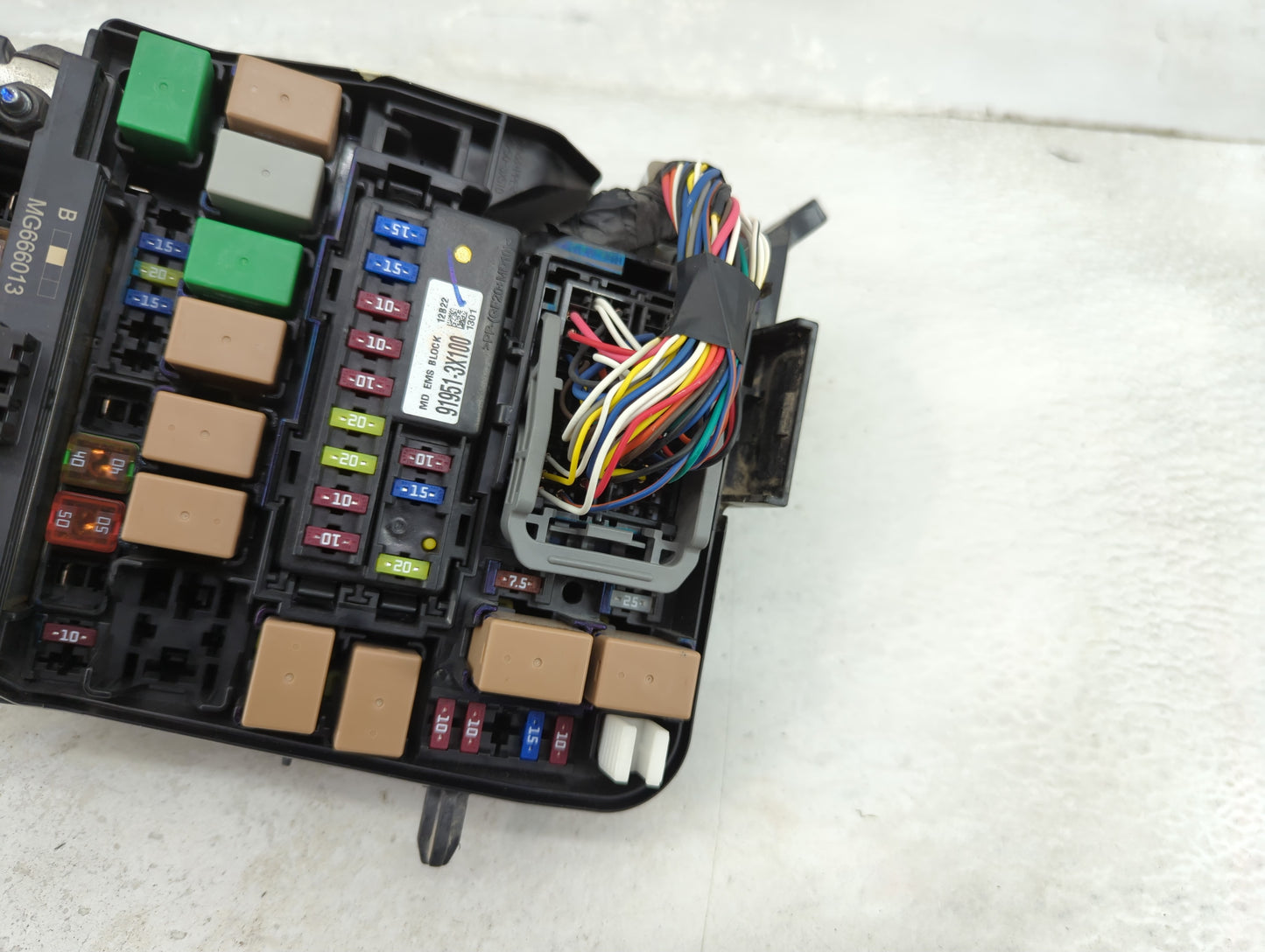 2011-2013 Hyundai Elantra Fusebox Fuse Box Panel Relay Module P/N:91951-3X100 91956-00034, MG666013 Fits Fits 2011 2012 2013