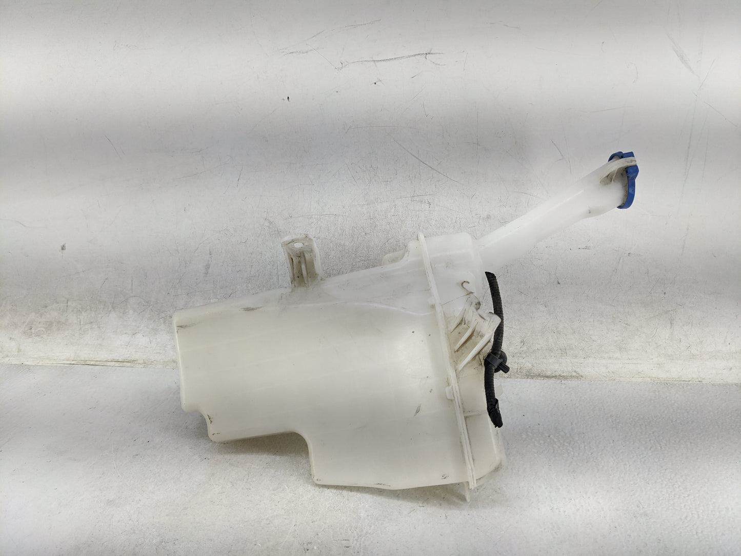 2011-2013 Hyundai Elantra Windshield Washer Fluid Reservoir Bottle Oem 1467113 - Oemusedautoparts1.com