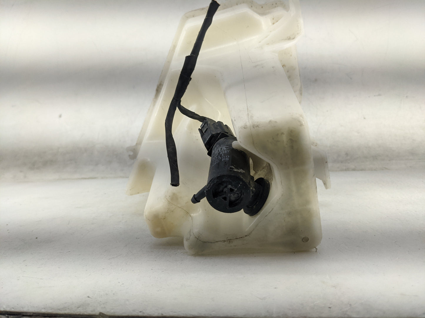 2011-2013 Hyundai Elantra Windshield Washer Fluid Reservoir Bottle Oem 1467113 - Oemusedautoparts1.com