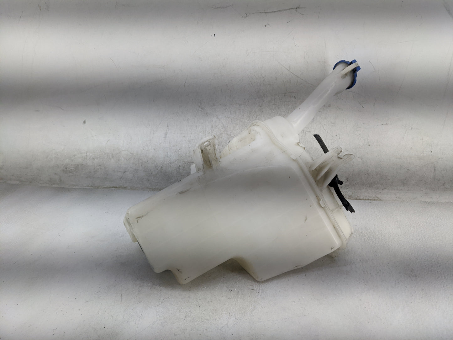 2011-2013 Hyundai Elantra Windshield Washer Fluid Reservoir Bottle Oem 1467113 - Oemusedautoparts1.com