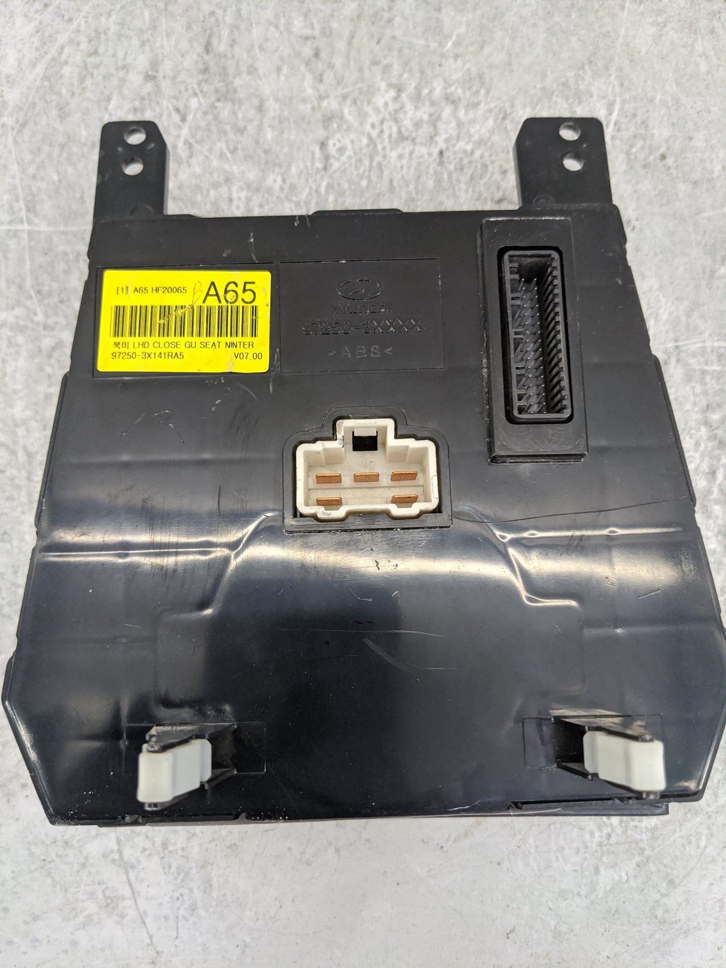 2011-2013 Hyundai Elantra Climate Control Module Temperature AC/Heater Replacement P/N:97250-3X141RA5 97250-3X Fits OEM Used