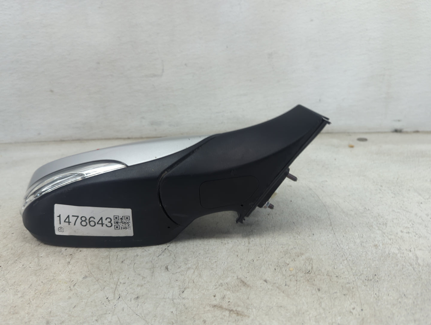 2013-2014 Hyundai Elantra Passenger Side View Mirror - Right Door Mirror OEM Used - Oemusedautoparts1.com