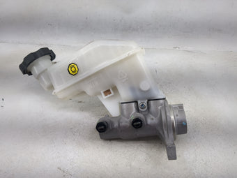 compare product 2011-2016 Hyundai Elantra Brake Master Cylinder 1491082