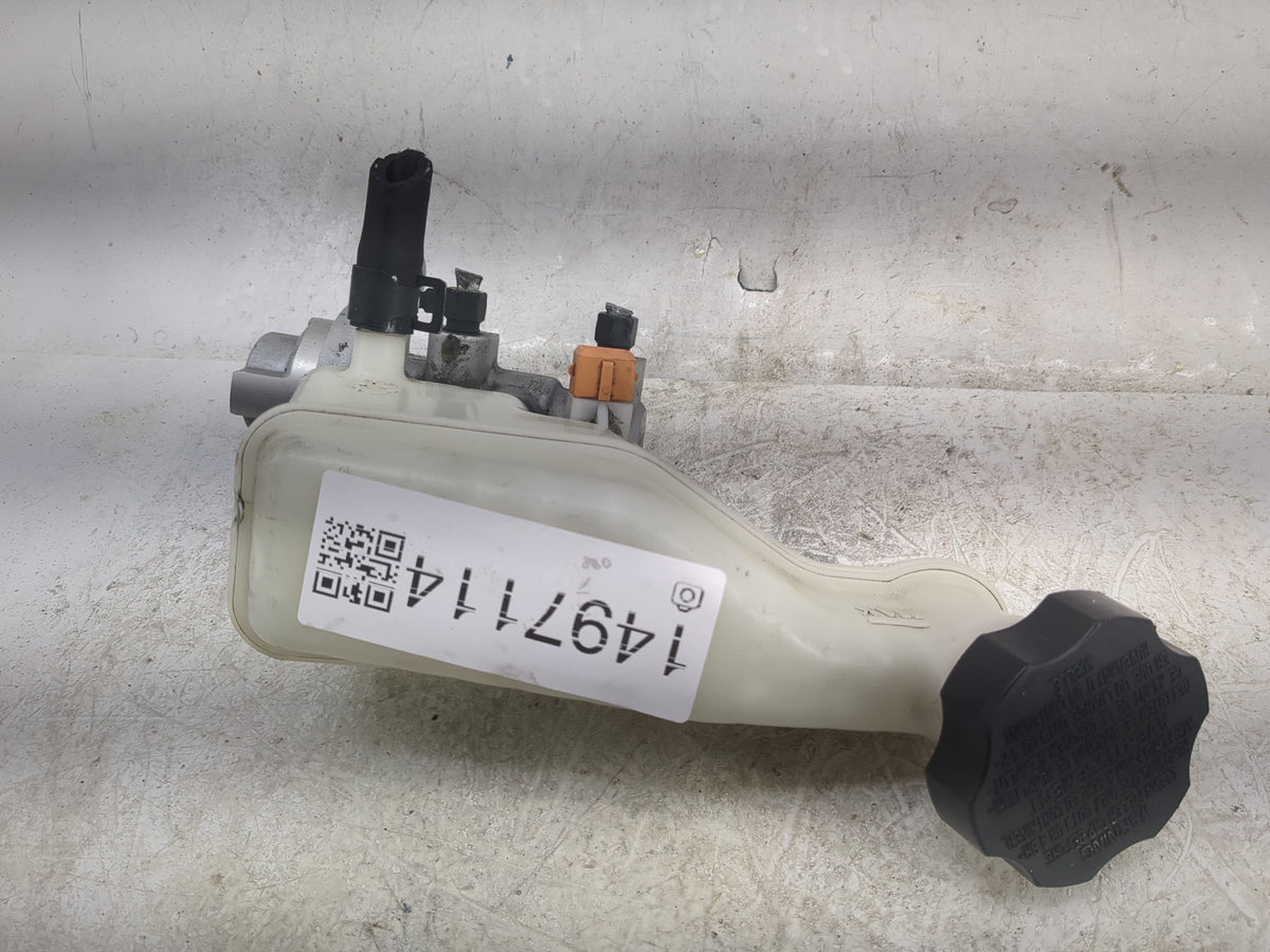 2013 Hyundai Elantra Brake Master Cylinder - Oemusedautoparts1.com