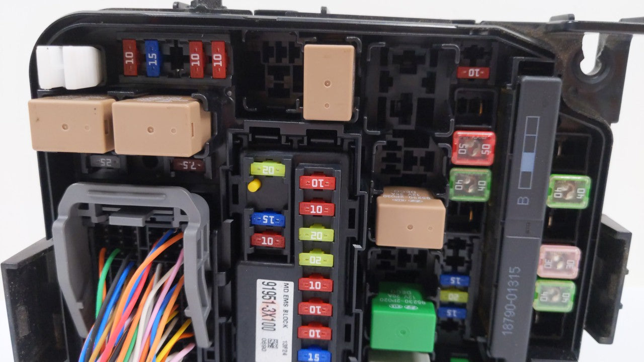 2011-2013 Hyundai Elantra Fusebox Fuse Box Panel Relay Module P/N:91205-3X214 91951-3X100 Fits Fits 2011 2012 2013 OEM Used 