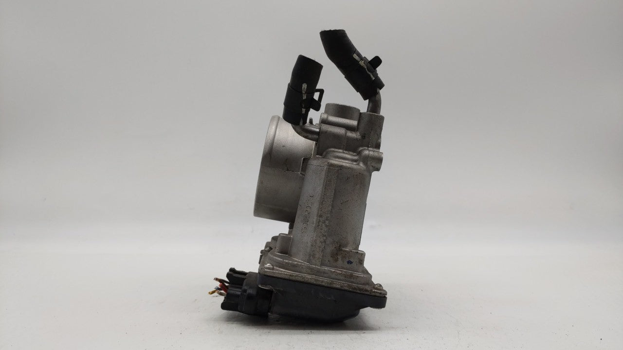 2011-2018 Hyundai Elantra Throttle Body P/N:35100-2E000 Fits Fits 2011 2012 2013 2014 2015 2016 2017 2018 2019 OEM Used Auto