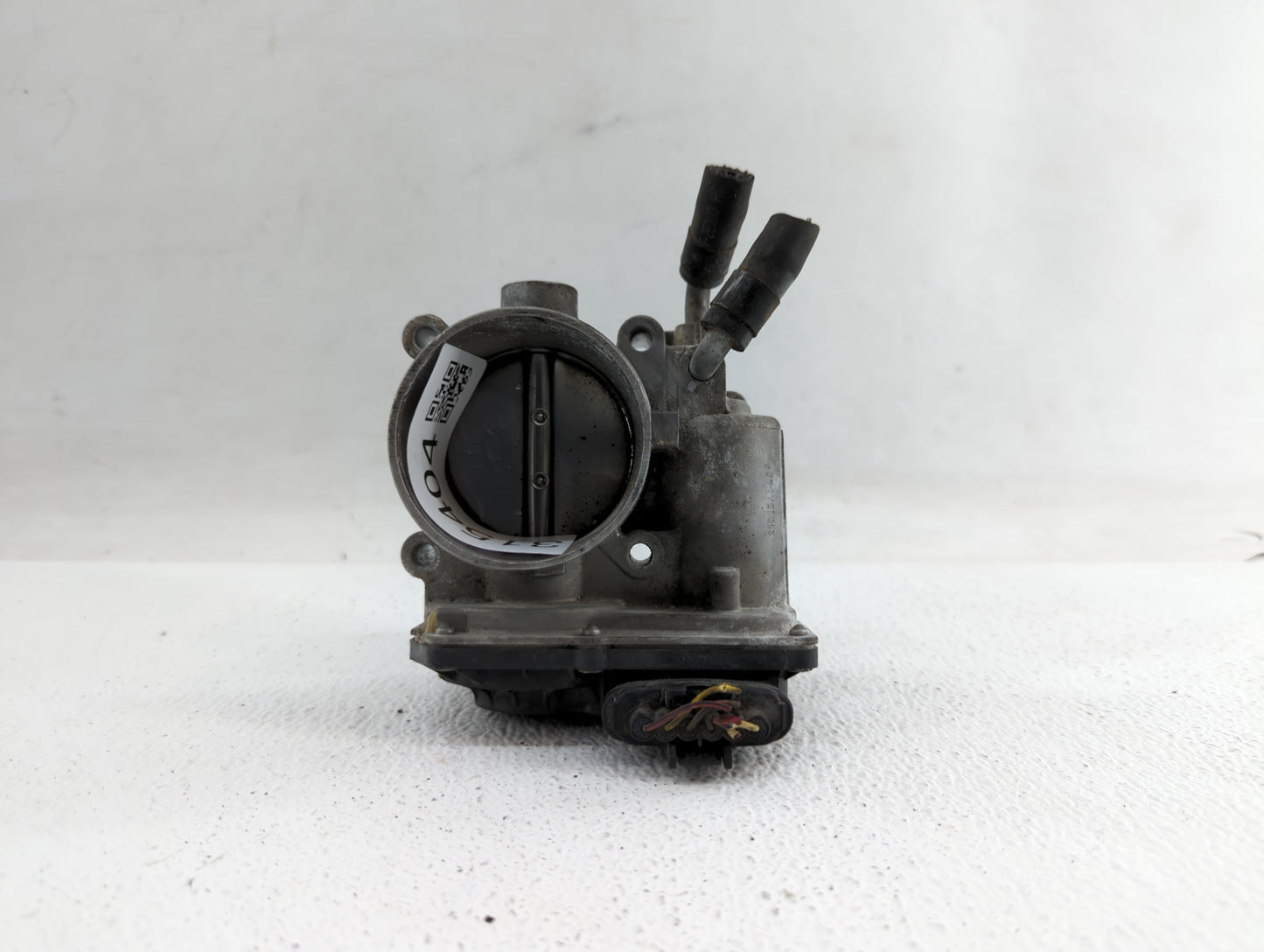 2013-2014 Hyundai Elantra Throttle Body P/N:35100-2E400 Fits Fits 2012 2013 2014 2015 2016 2018 2019 OEM Used Auto Parts - O