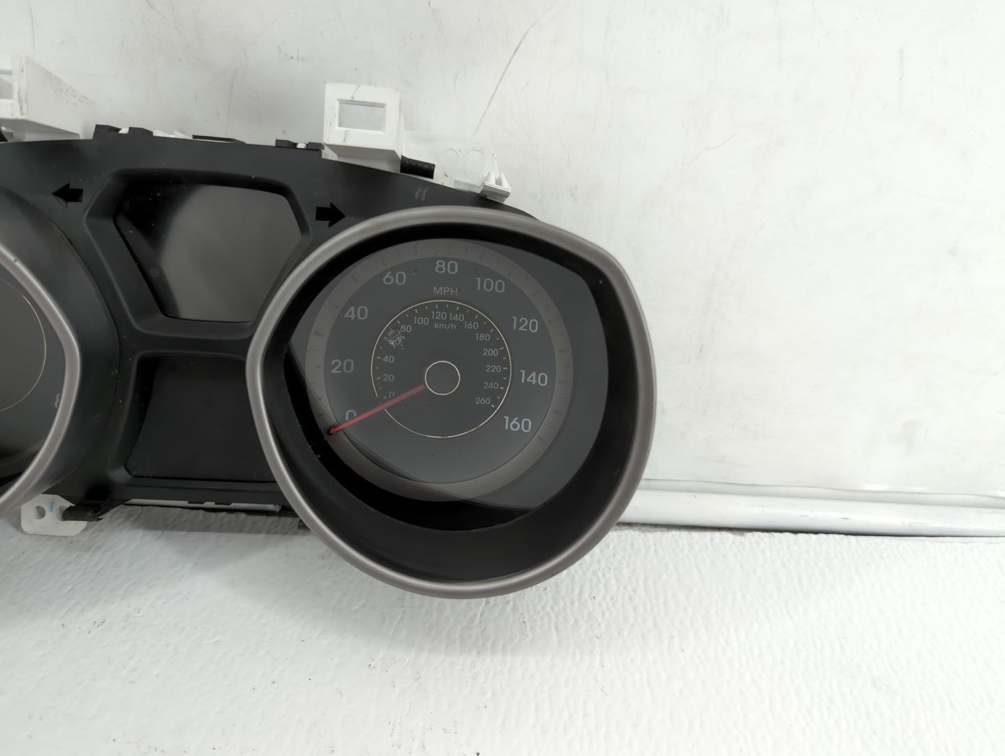 2013 Hyundai Elantra Instrument Cluster Speedometer Gauges P/N:94001-3X275 94001-3X520 Fits OEM Used Auto Parts - Oemusedaut