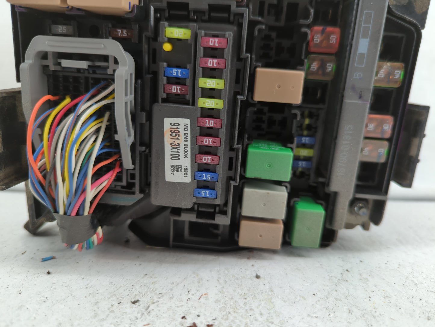 2011-2013 Hyundai Elantra Fusebox Fuse Box Panel Relay Module P/N:VS912003Y054UA 1302260016 Fits Fits 2011 2012 2013 OEM Use