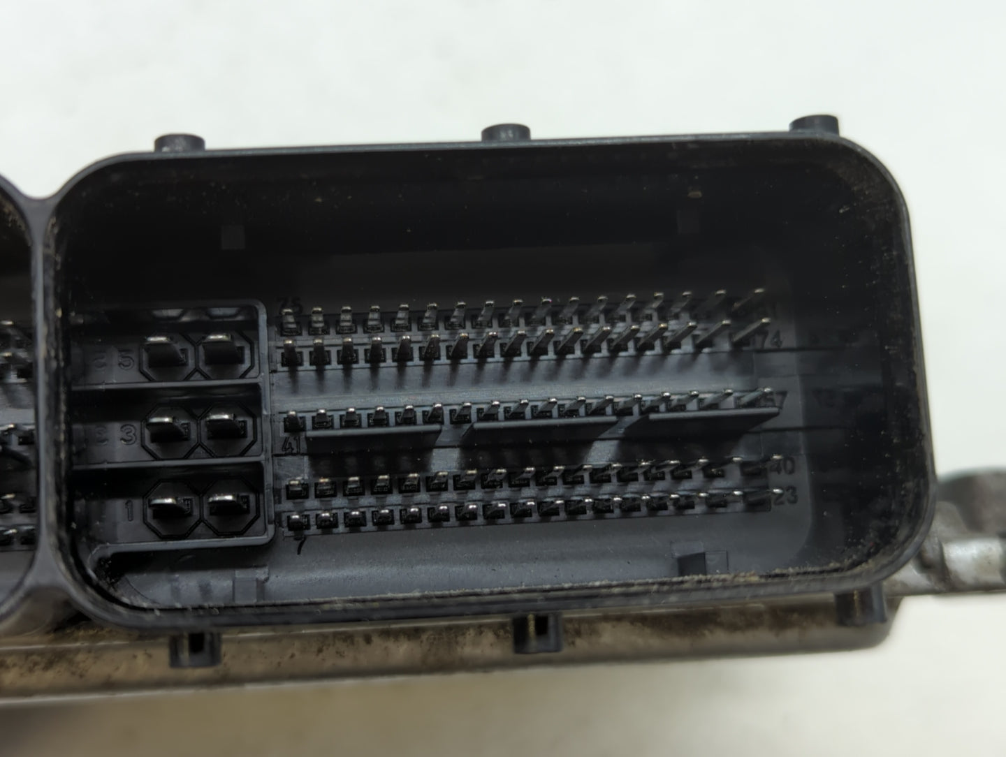 2011-2013 Hyundai Elantra PCM Engine Control Computer ECU ECM PCU OEM P/N:39102-2EMB3 39102-2EMB2 Fits Fits 2011 2012 2013 O