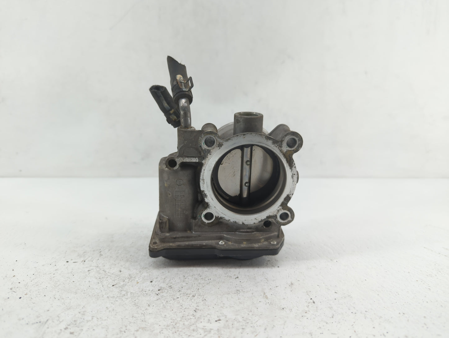 2013-2014 Hyundai Elantra Throttle Body P/N:35100-2E400 35100-2E000 Fits Fits 2012 2013 2014 2015 2016 2018 2019 OEM Used Au