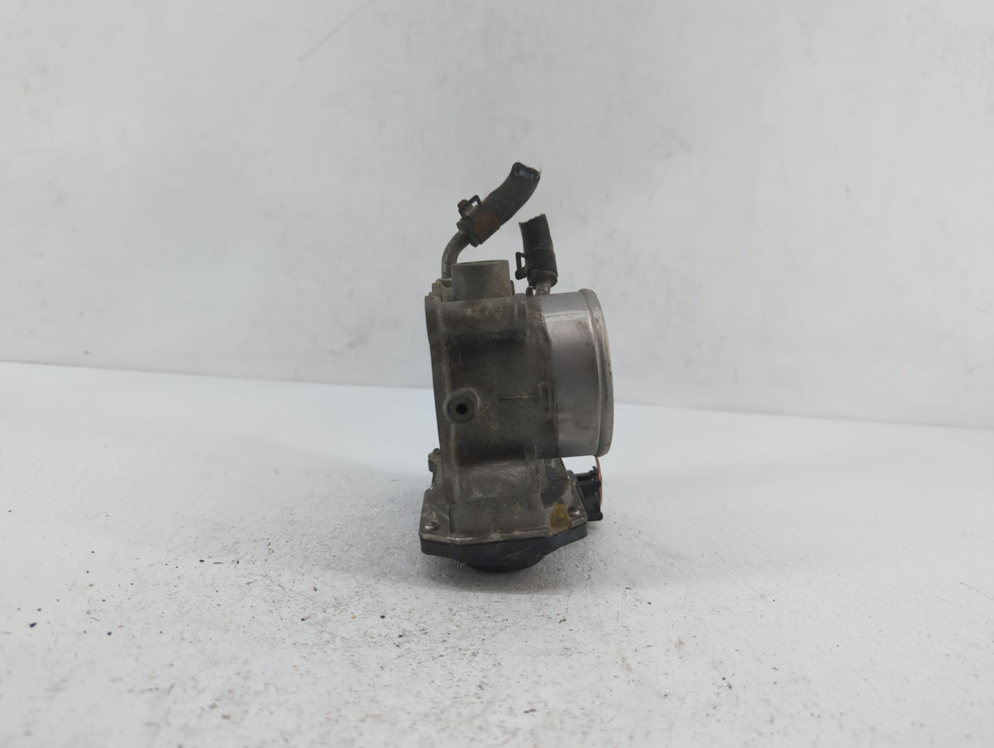 2013-2014 Hyundai Elantra Throttle Body P/N:35100-2E400 35100-2E000 Fits Fits 2012 2013 2014 2015 2016 2018 2019 OEM Used Au
