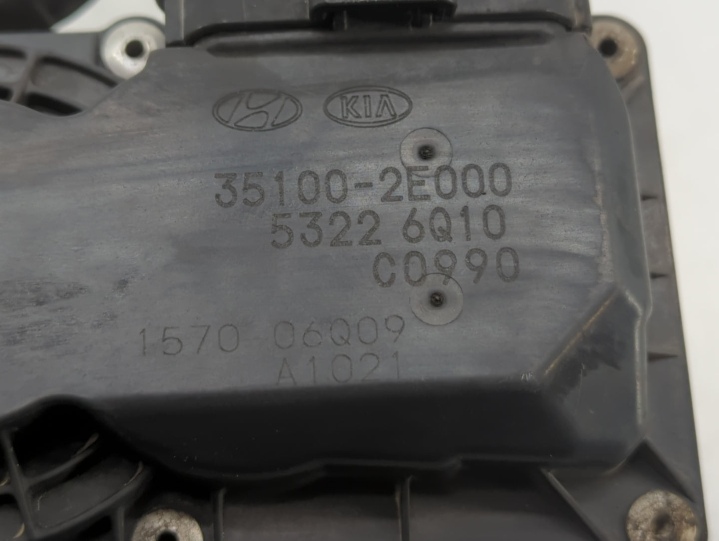 2013-2014 Hyundai Elantra Throttle Body P/N:35100-2E400 35100-2E000 Fits Fits 2012 2013 2014 2015 2016 2018 2019 OEM Used Au