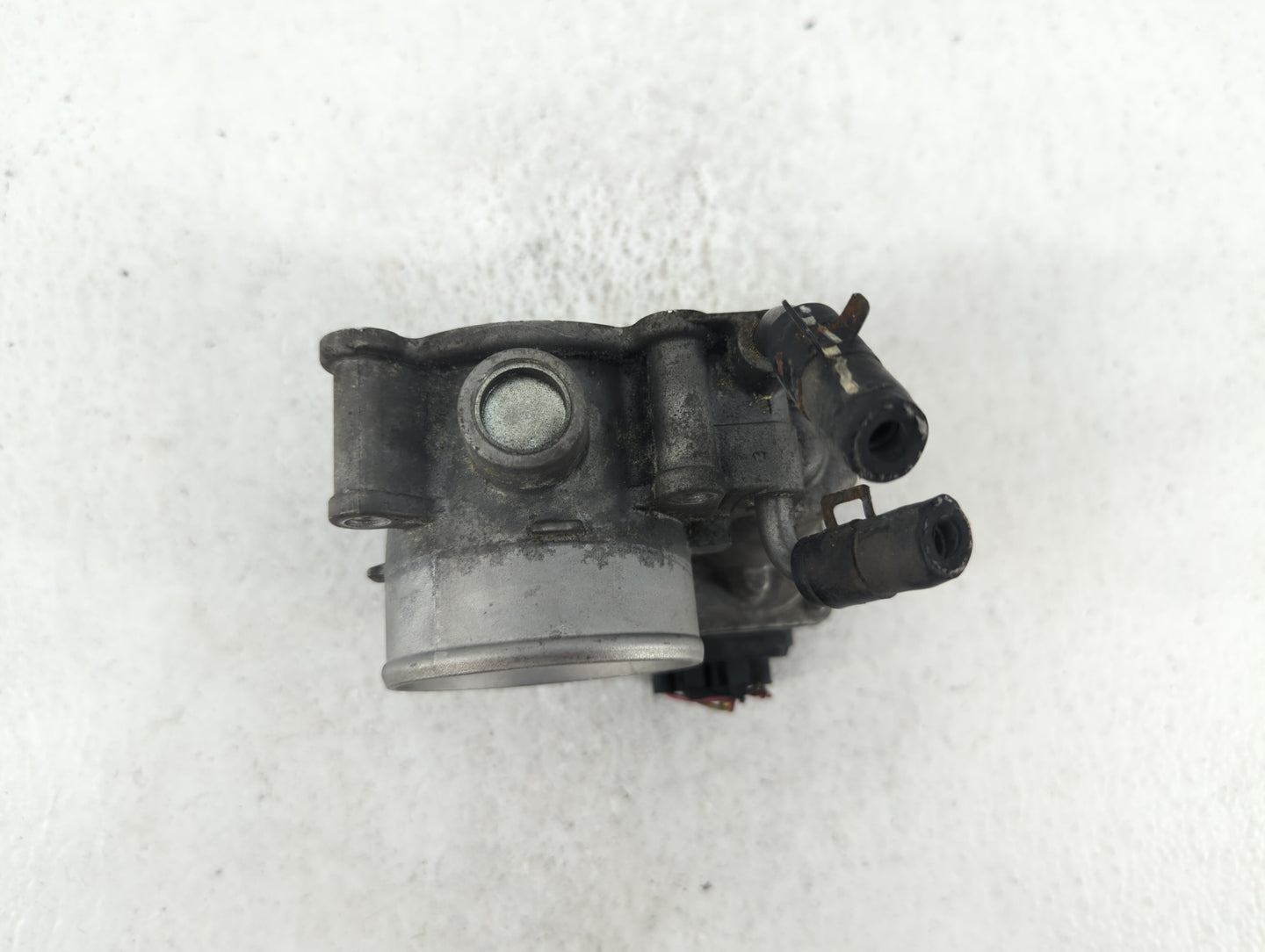 2013-2014 Hyundai Elantra Throttle Body P/N:35100-2E400 35100-2E000 Fits Fits 2012 2013 2014 2015 2016 2018 2019 2020 2021 O