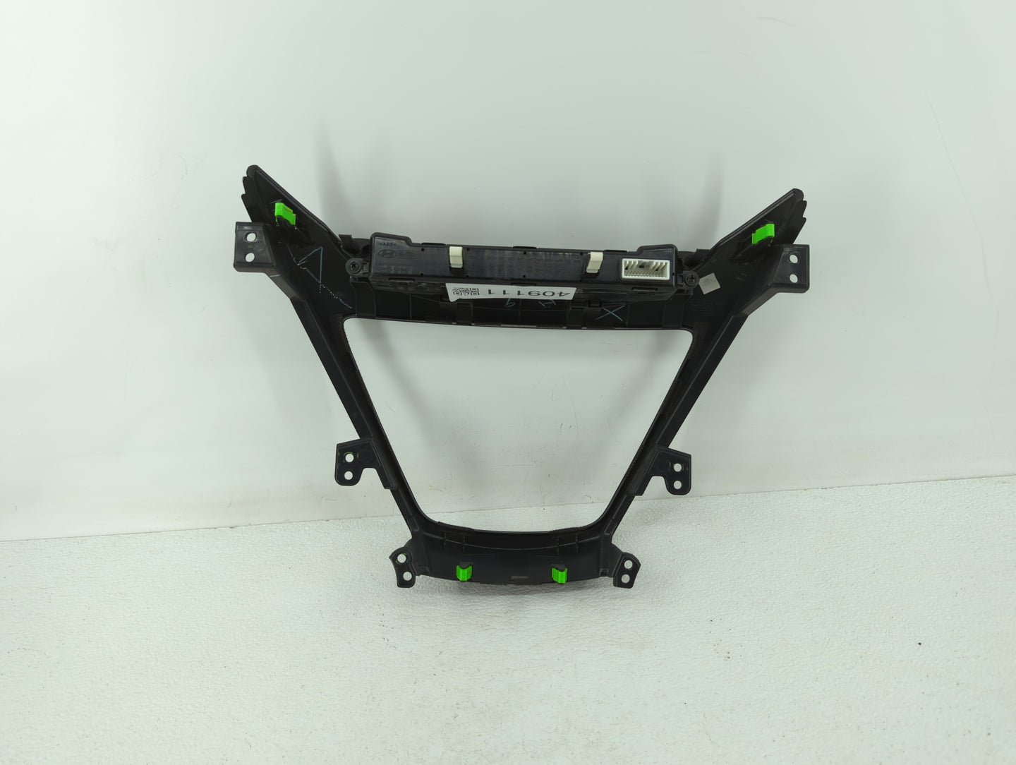 2013 HYUNDAI ELANTRA GLS SEDAN DASH RADIO BEZEL DIGITAL CLOCK Black - Oemusedautoparts1.com